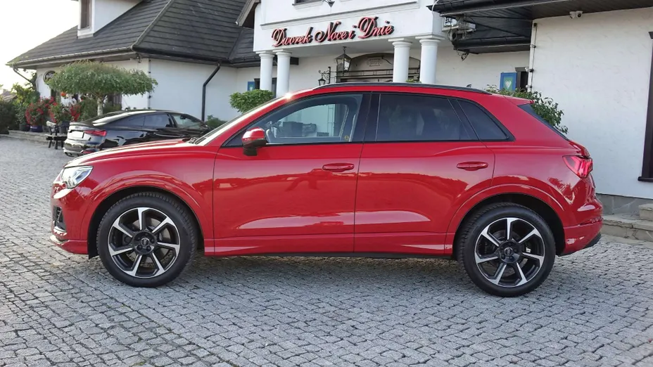 AUDI Q3 -