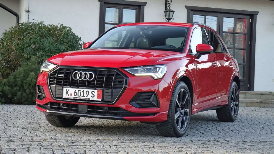 AUDI Q3 -