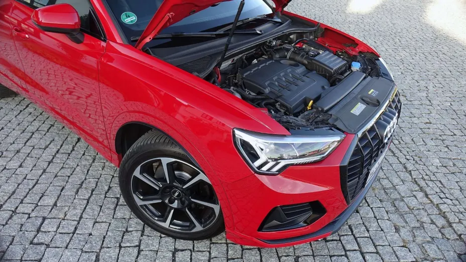 AUDI Q3 -