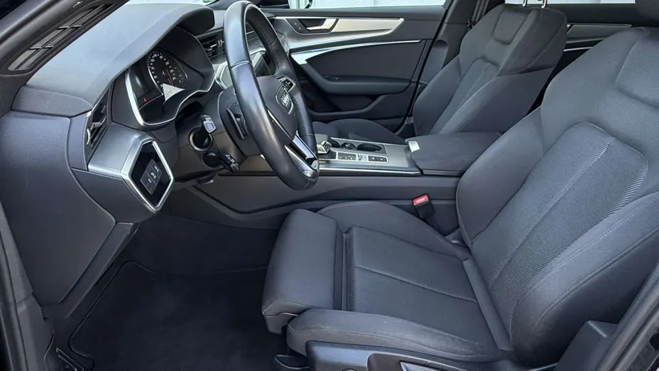 AUDI A6 -
