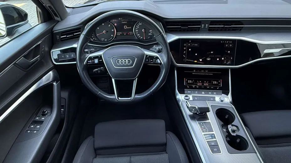 AUDI A6 -