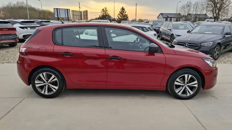 PEUGEOT 308 -