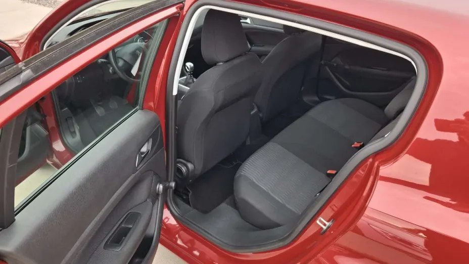 PEUGEOT 308 -