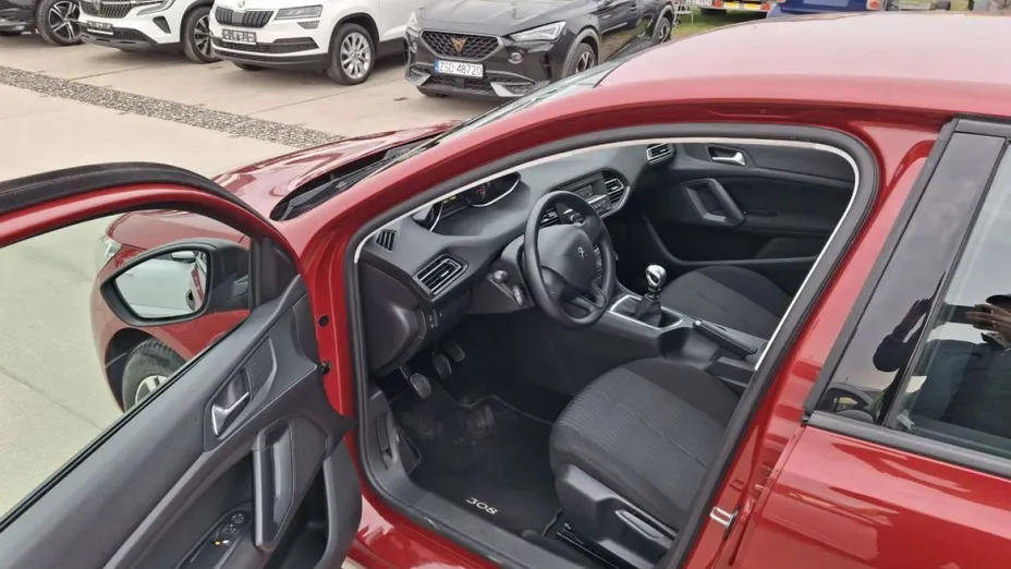 PEUGEOT 308 -