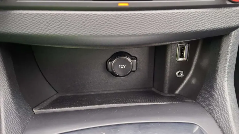 PEUGEOT 308 -