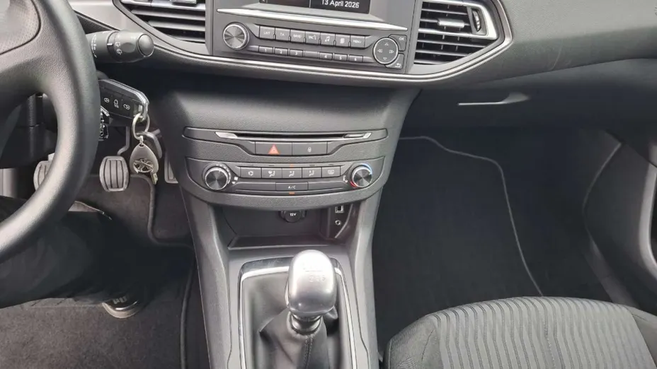 PEUGEOT 308 -