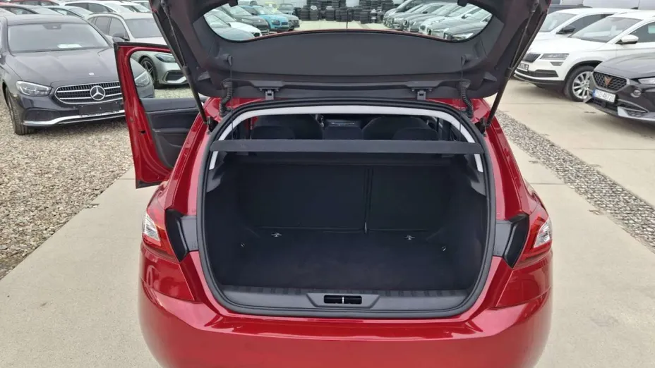 PEUGEOT 308 -
