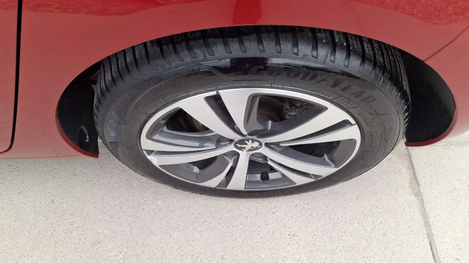 PEUGEOT 308 -