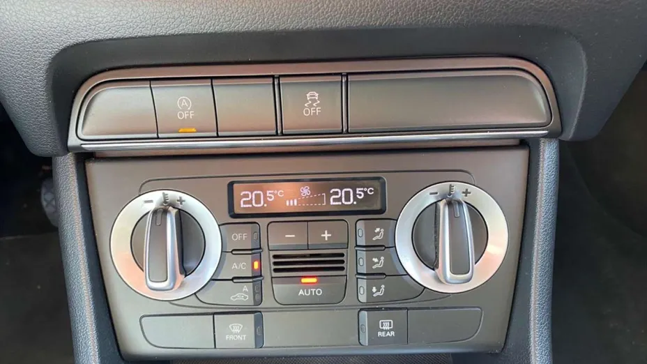 AUDI Q3 -