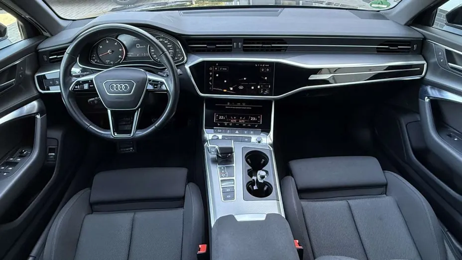 AUDI A6 -