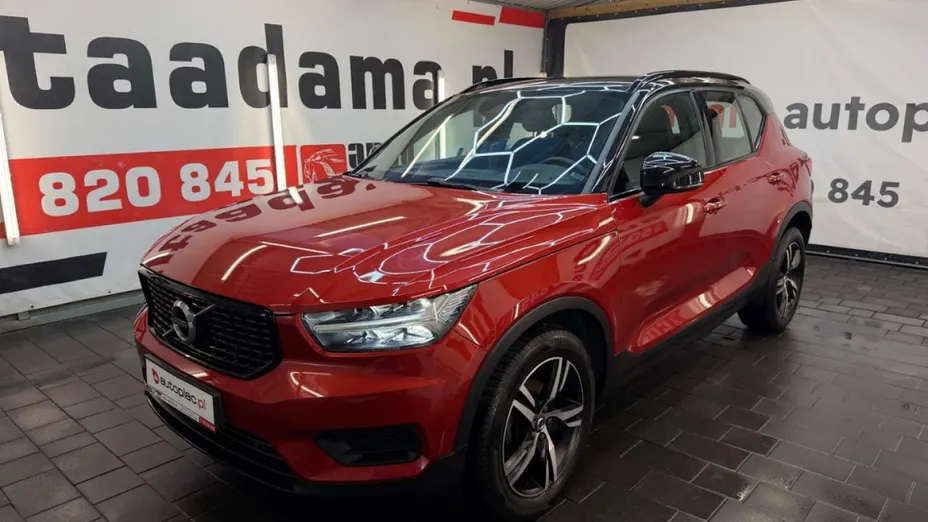 VOLVO XC40 -