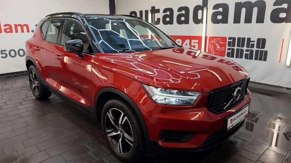 VOLVO XC40 -