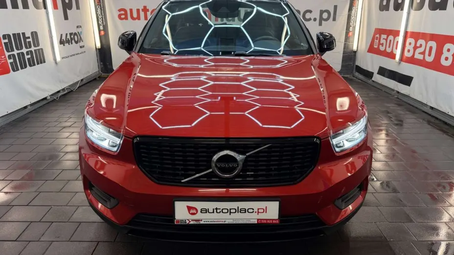 VOLVO XC40 -