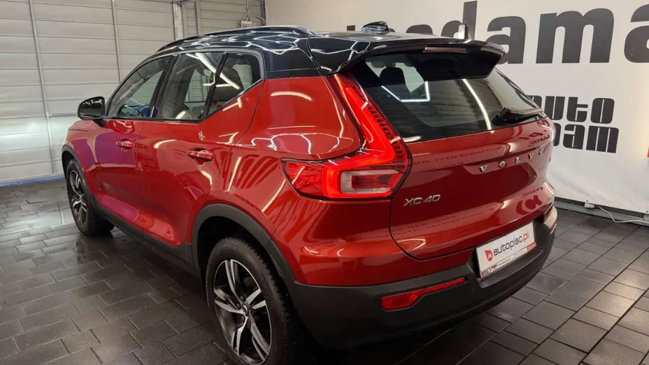 VOLVO XC40 -