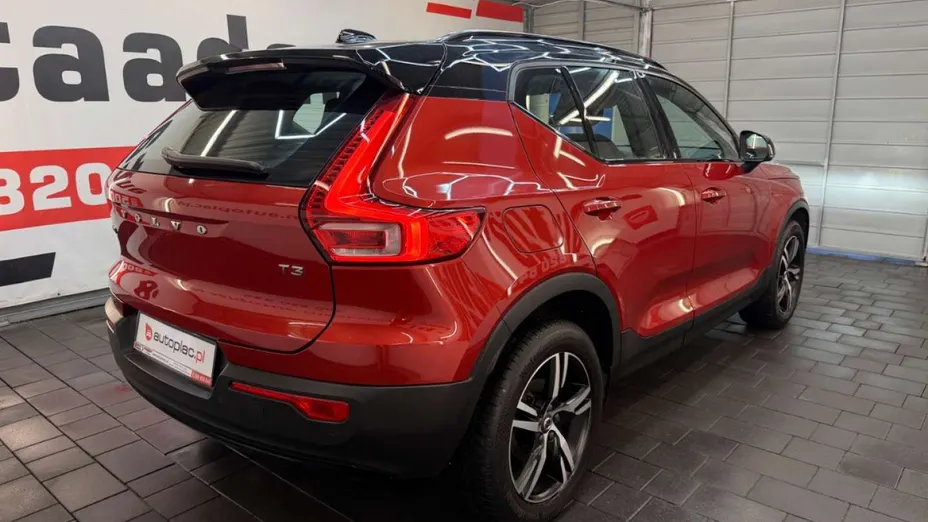 VOLVO XC40 -