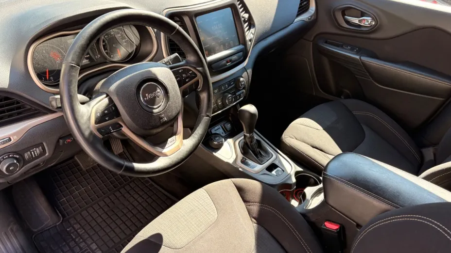JEEP Cherokee -