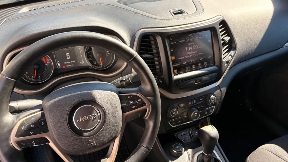 JEEP Cherokee -