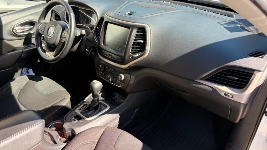JEEP Cherokee -