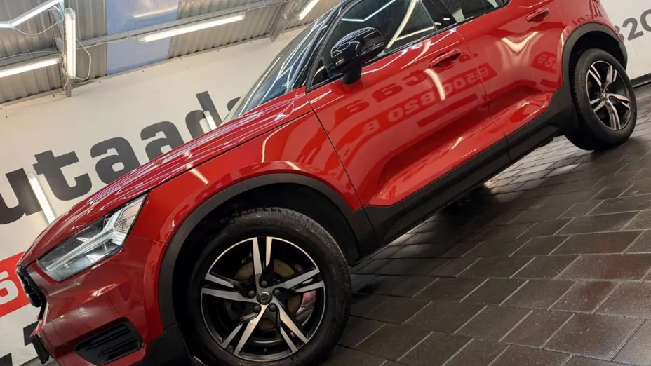 VOLVO XC40 -
