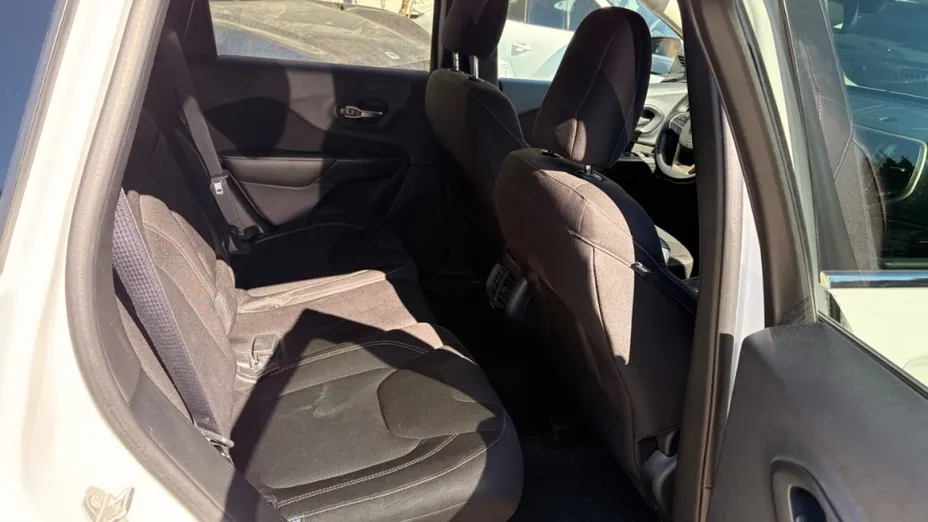 JEEP Cherokee -