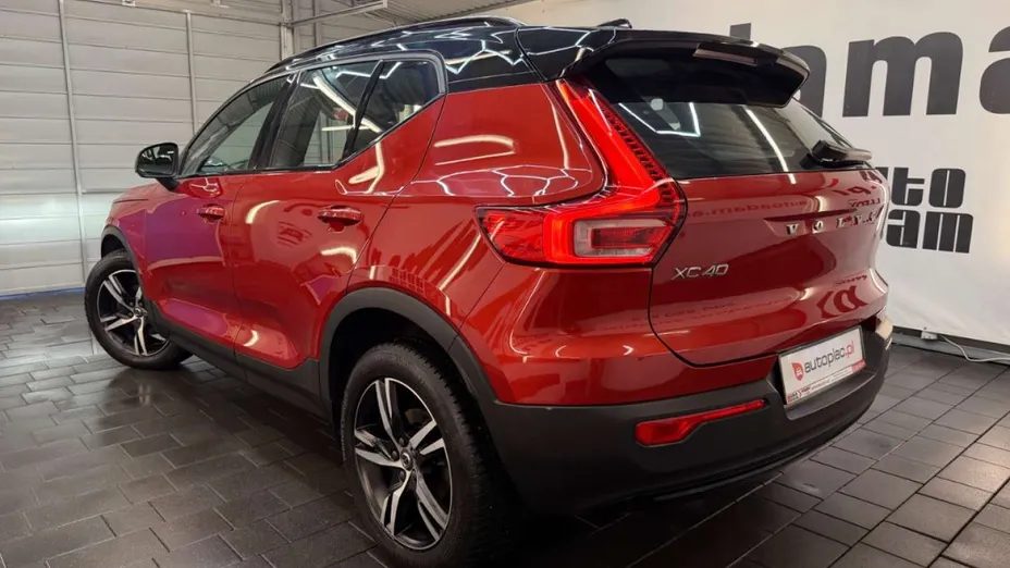 VOLVO XC40 -