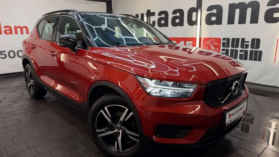 VOLVO XC40 -