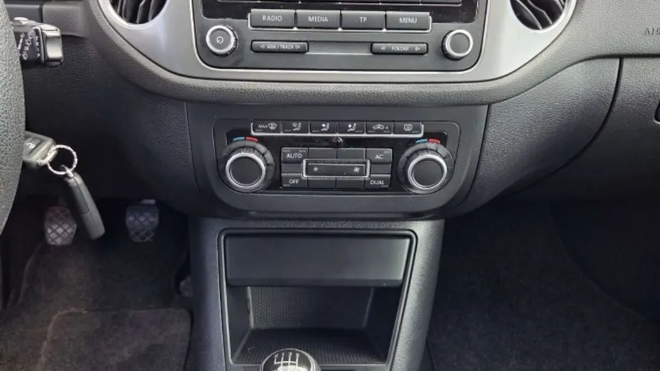VOLKSWAGEN Tiguan -