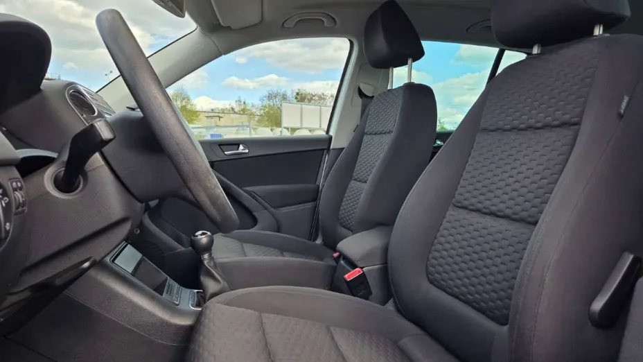VOLKSWAGEN Tiguan -