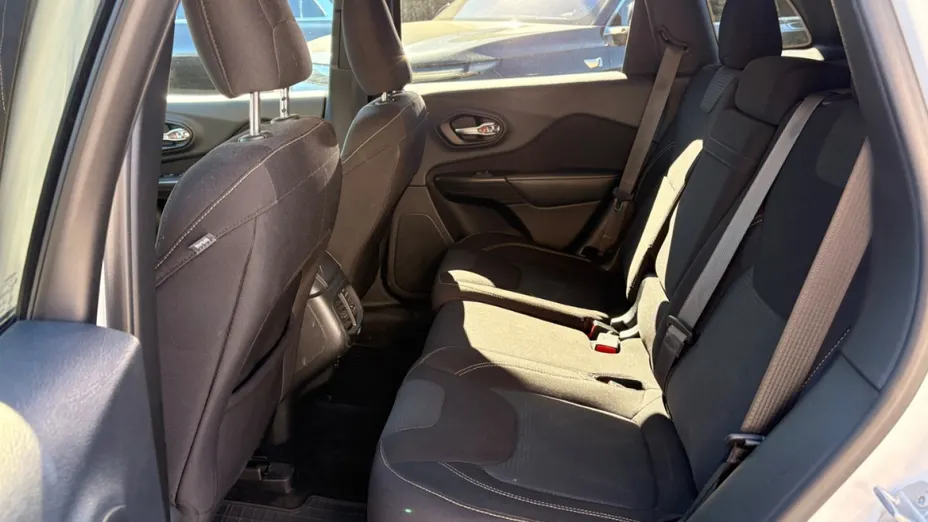 JEEP Cherokee -