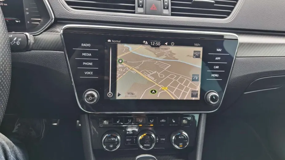 SKODA Superb -