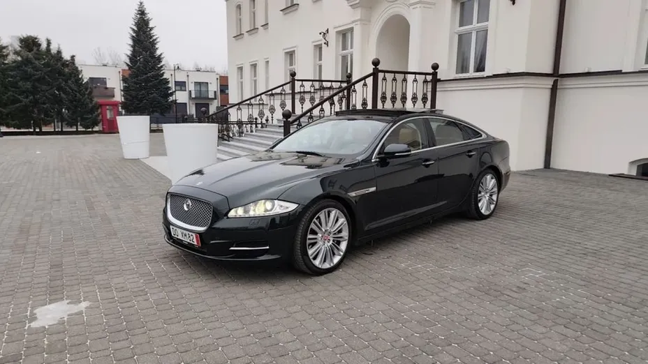 JAGUAR XJ -