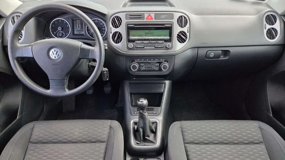 VOLKSWAGEN Tiguan -