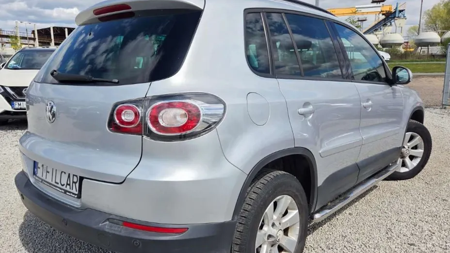 VOLKSWAGEN Tiguan -