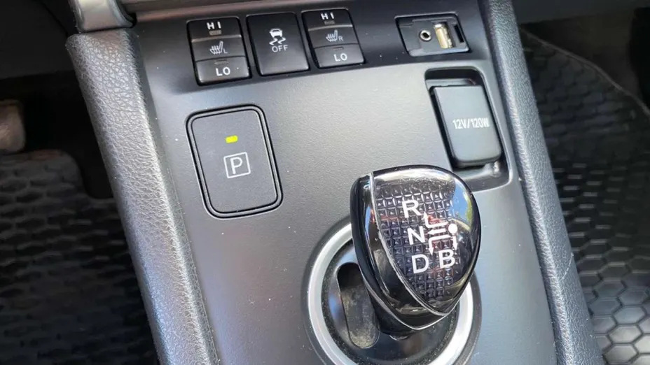 TOYOTA Auris -