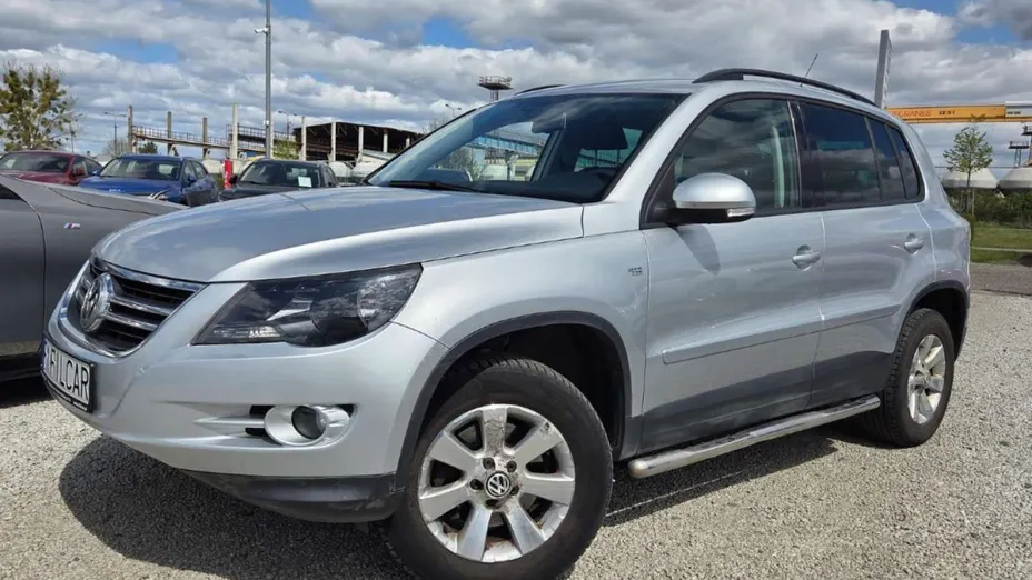 VOLKSWAGEN Tiguan -