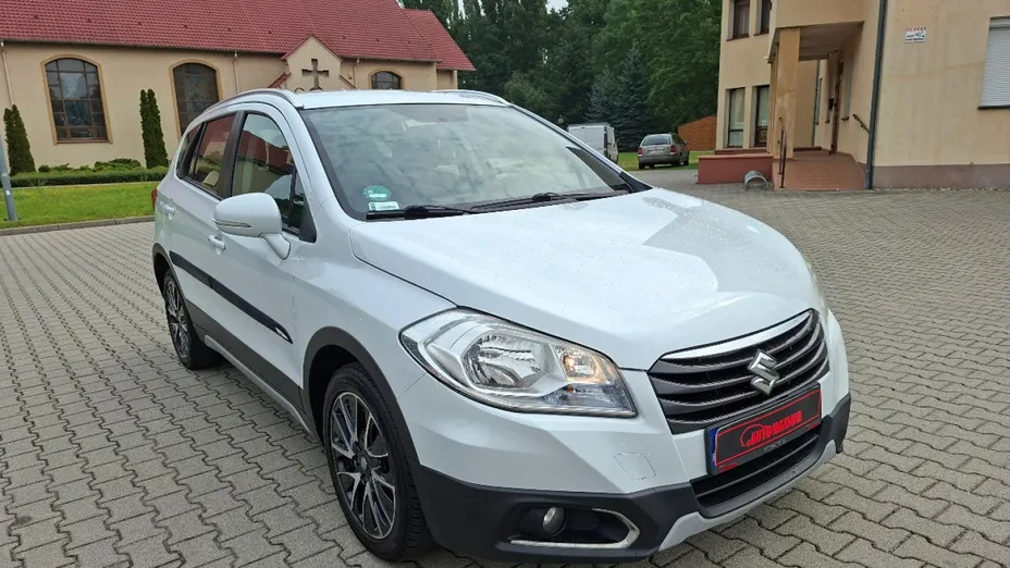 SUZUKI S-Cross -