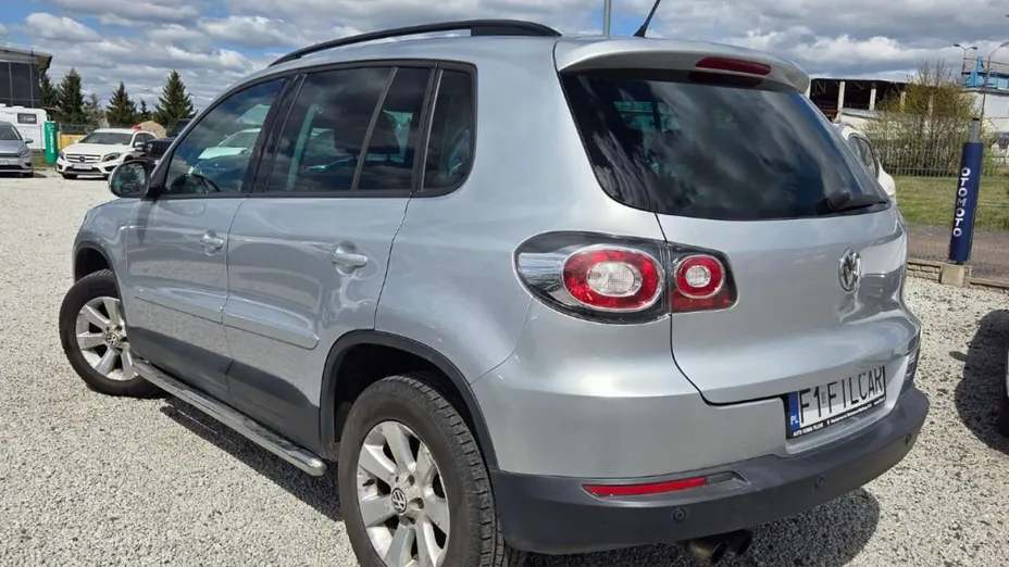 VOLKSWAGEN Tiguan -