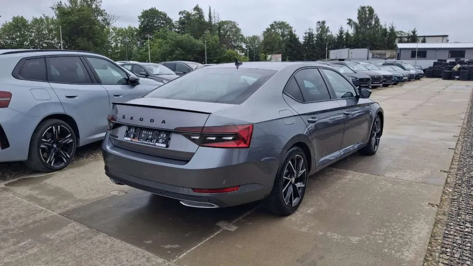 SKODA Superb -