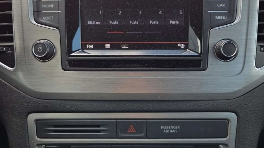 VOLKSWAGEN Golf Sportsvan -