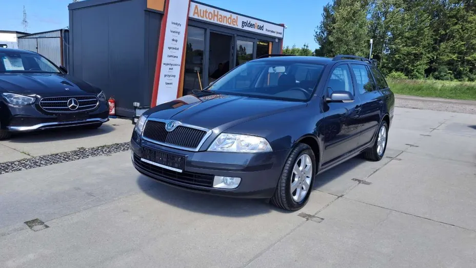 SKODA Octavia -