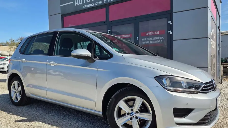 VOLKSWAGEN Golf Sportsvan -