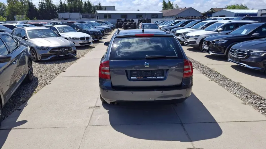 SKODA Octavia -