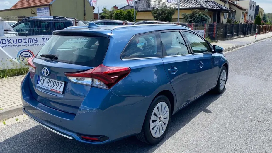 TOYOTA Auris -