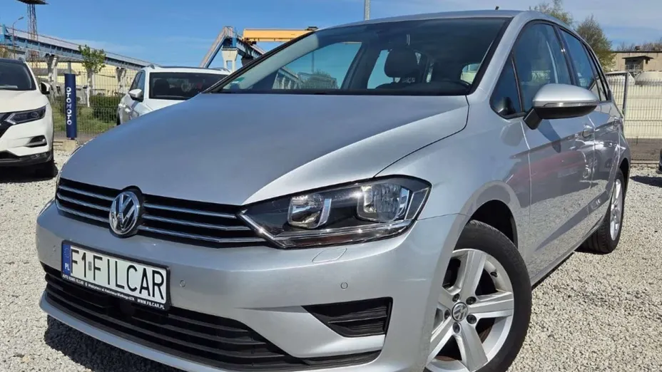 VOLKSWAGEN Golf Sportsvan -