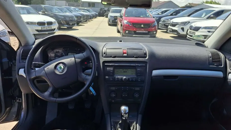 SKODA Octavia -