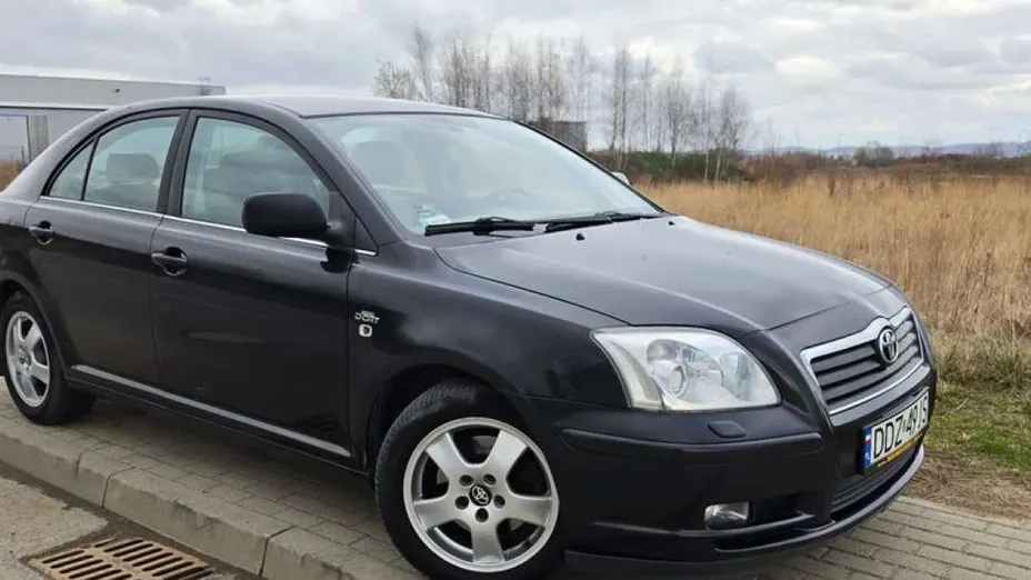 TOYOTA Avensis -