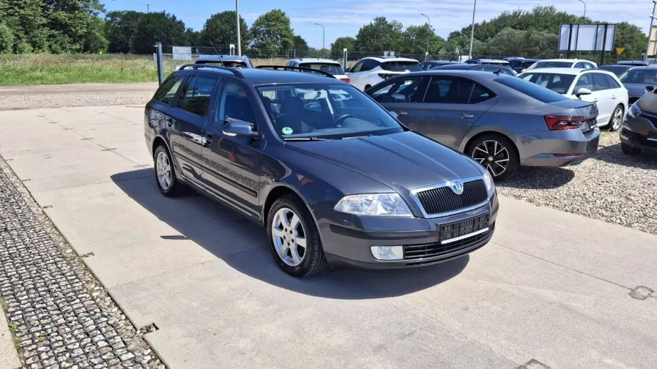 SKODA Octavia -