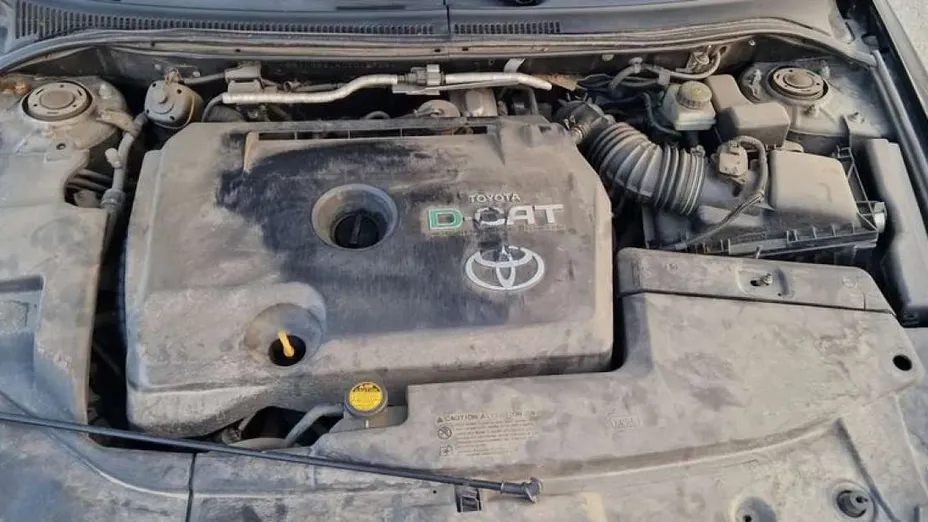 TOYOTA Avensis -