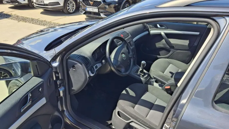 SKODA Octavia -