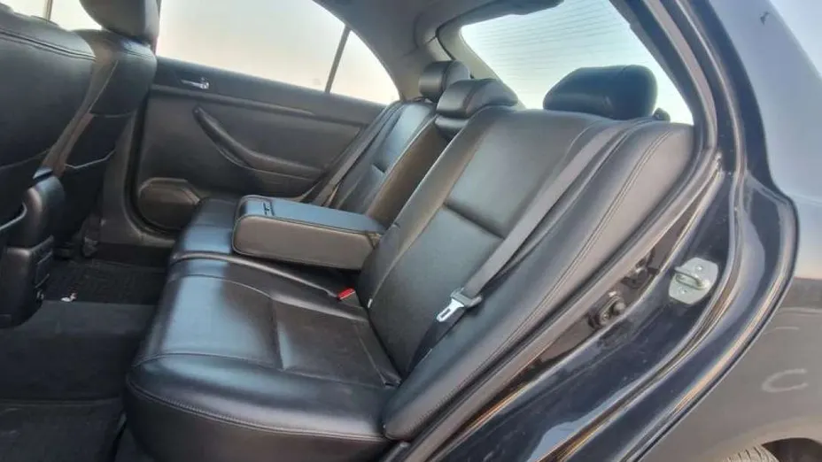 TOYOTA Avensis -